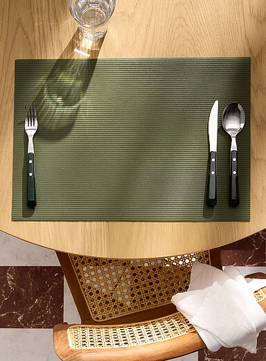 Fine grooves faux-leather placemat | Simons Maison | Placemats