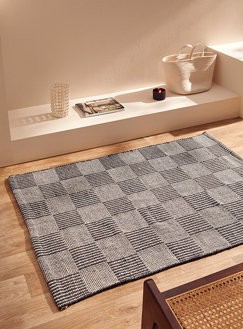 Simons Maison: Le tapis laine damier texturé 90 x 130 cm Écru à motifs