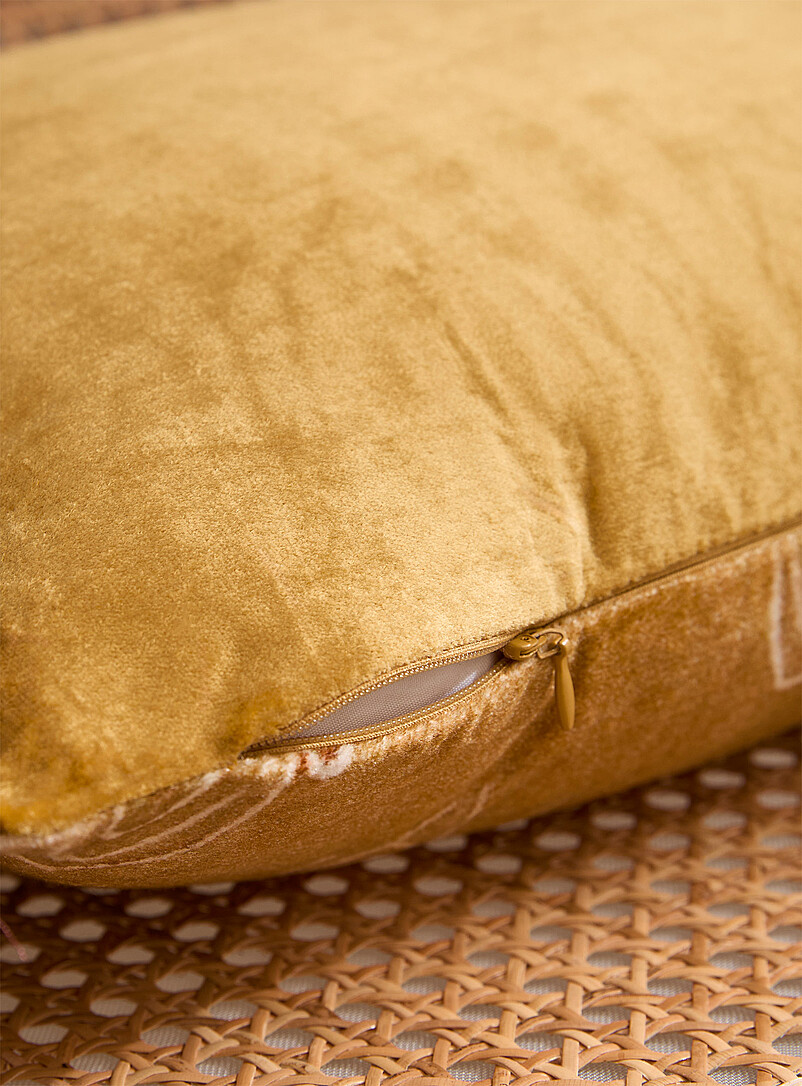 Simons Maison: Le coussin d&eacute;houssable tigre doux velours 35 x 50 cm Assorti