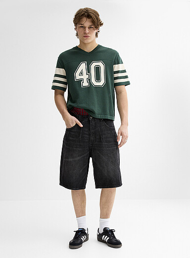 Le <i>jort</i> noir d&eacute;lav&eacute; plis cousus <b>Coupe baggy</b>
