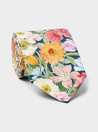 La cravate florale <b>Faite d'un tissu Liberty Fabric</b>