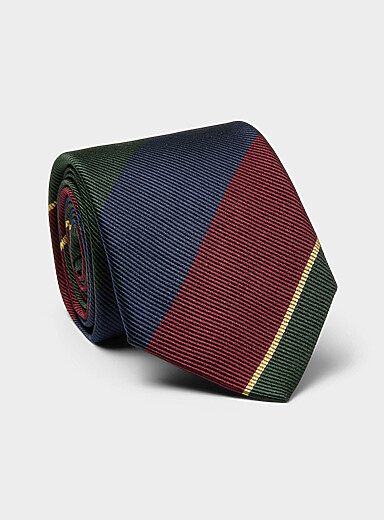 La cravate rayures obliques <i>preppy</i>