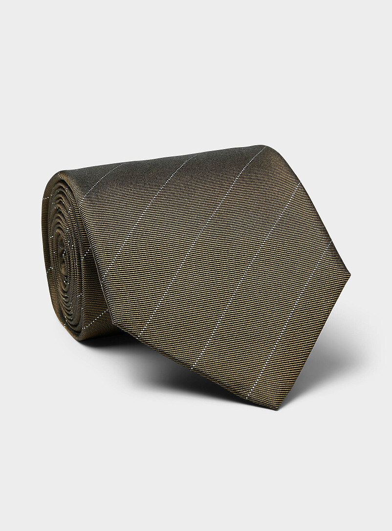 Banker-Stripe Dark Tie