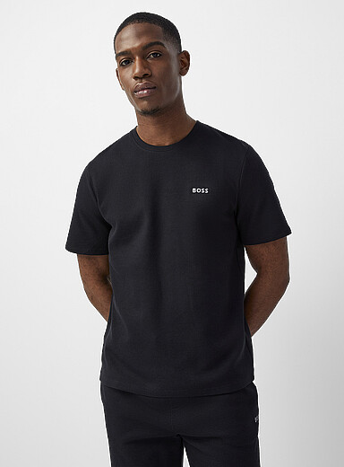 Le t-shirt gaufr&eacute; logo brod&eacute;