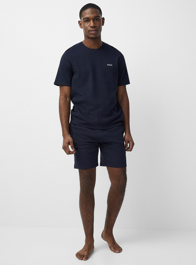 BOSS: Le t-shirt gaufr&eacute; logo brod&eacute; Bleu fonc&eacute; - Indigo pour homme