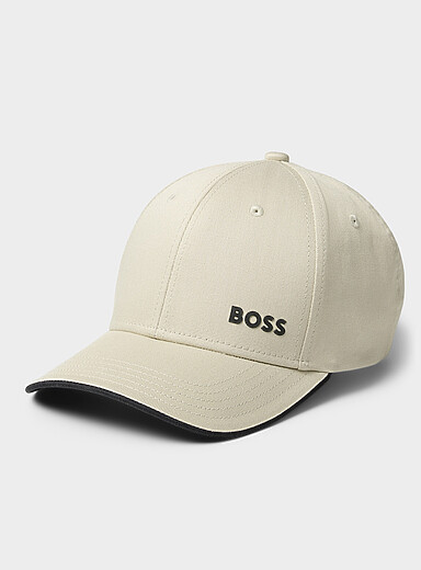 La casquette dad visi&egrave;re lis&eacute;r&eacute;