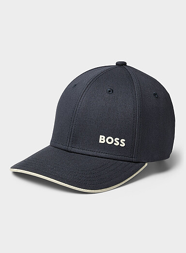 La casquette dad visi&egrave;re lis&eacute;r&eacute;