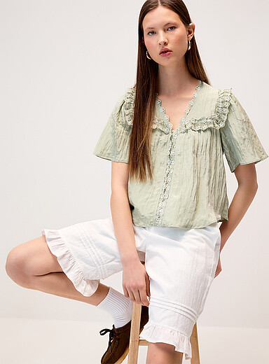 Twik: La blouse effet froiss&eacute; d&eacute;tails crochet Vert pistache - Menthe pour femme