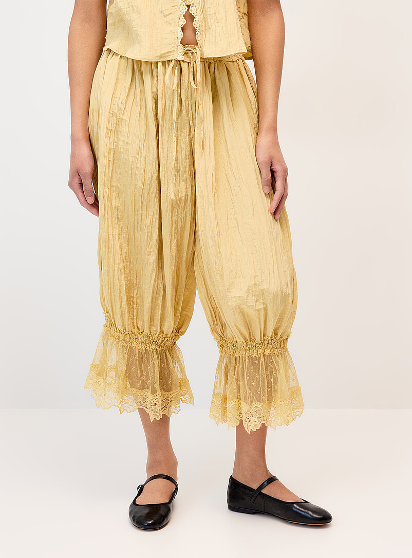 Twik: Le pantalon <i>bloomer</i> satin&eacute; effet froiss&eacute; Jaune pour femme