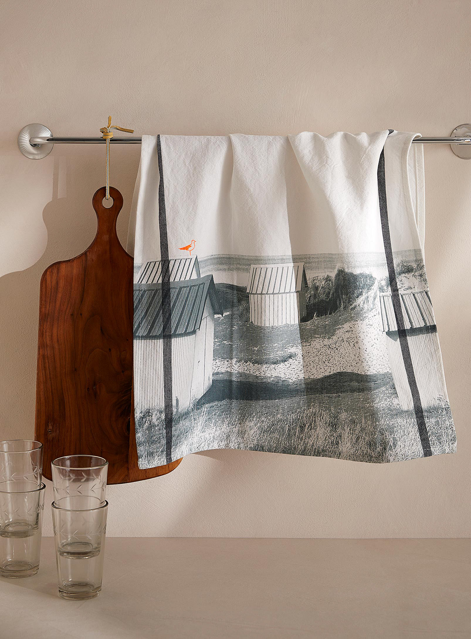La Cerise Sur Le Gateau Cabins Tea Towel In Ivory White