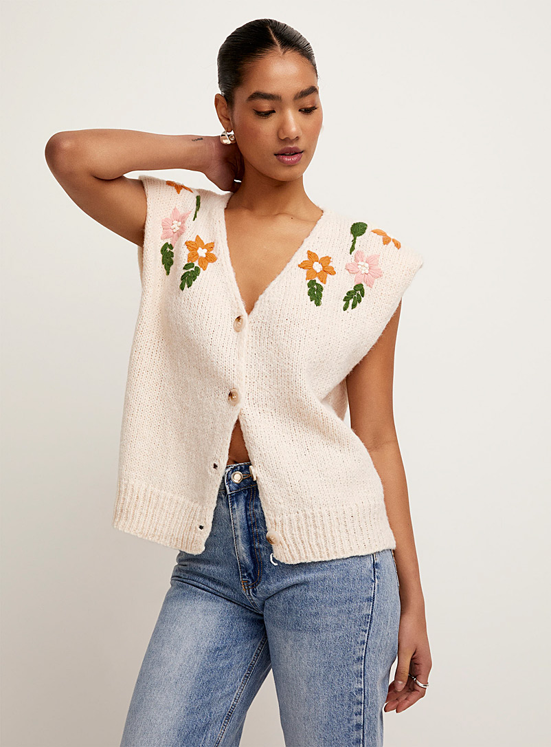 Icône Ivory/Cream Beige Embroidered flowers loose sweater vest for women