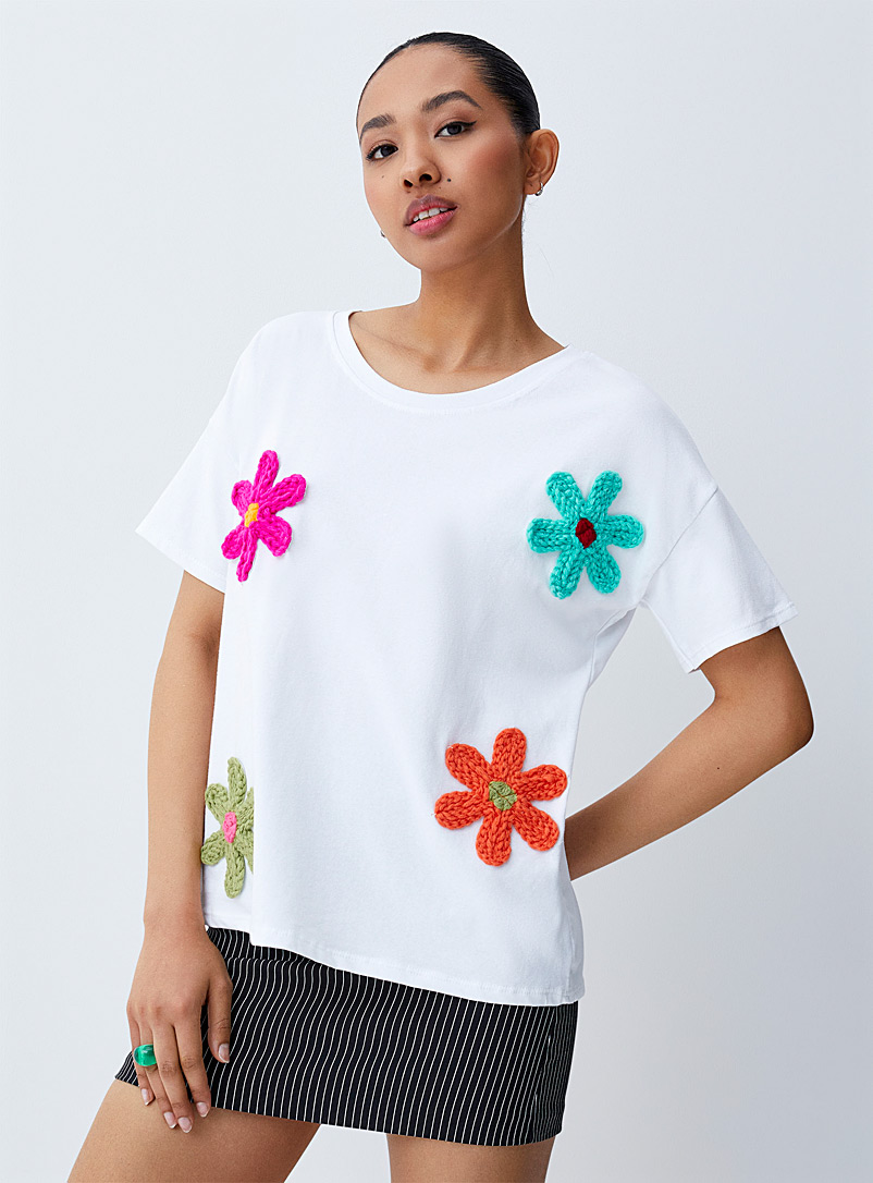 Twik White Colourful crocheted flowers T-shirt for women