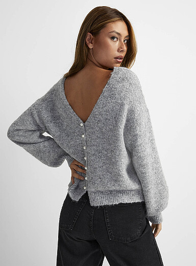 Le cardigan r&eacute;versible boutons perl&eacute;s