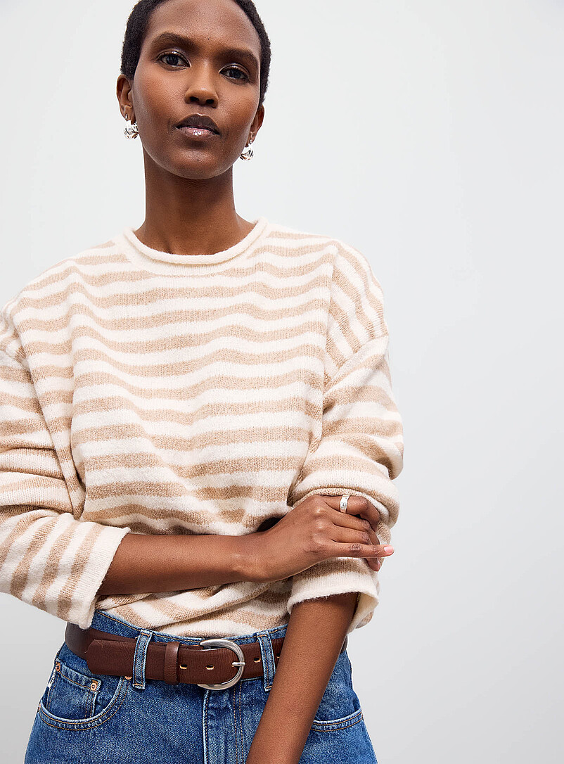 Contemporaine: Le chandail ray&eacute; bordures roulott&eacute;es Bourgogne pour femme
