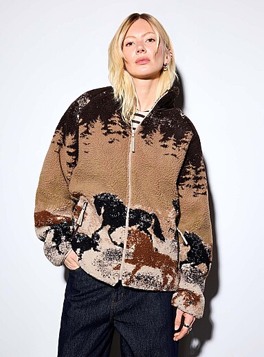 Kuwalla Patterned Brown Horse print high-pile fleece jacket for women