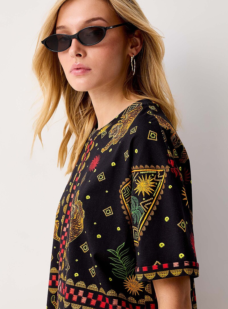 Kuwalla: La minirobe t-shirt imprim&eacute; exotique Noir pour femme