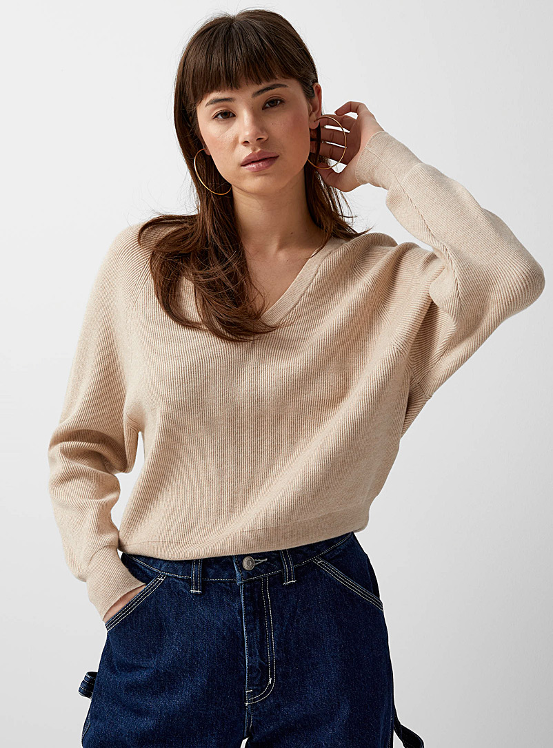 Twik Ecru/Linen Finely ribbed V-neck cropped sweater for women