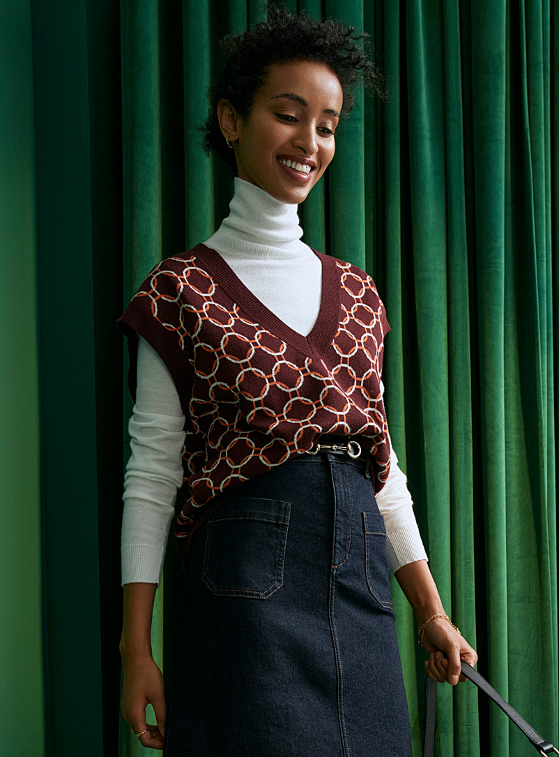 Contemporaine Dark Crimson V-neck jacquard sweater vest for women