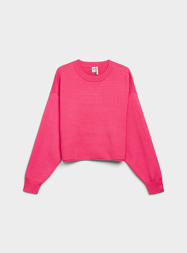 Twik: Le chandail ample bord roulott&eacute; Fuchsia pour femme