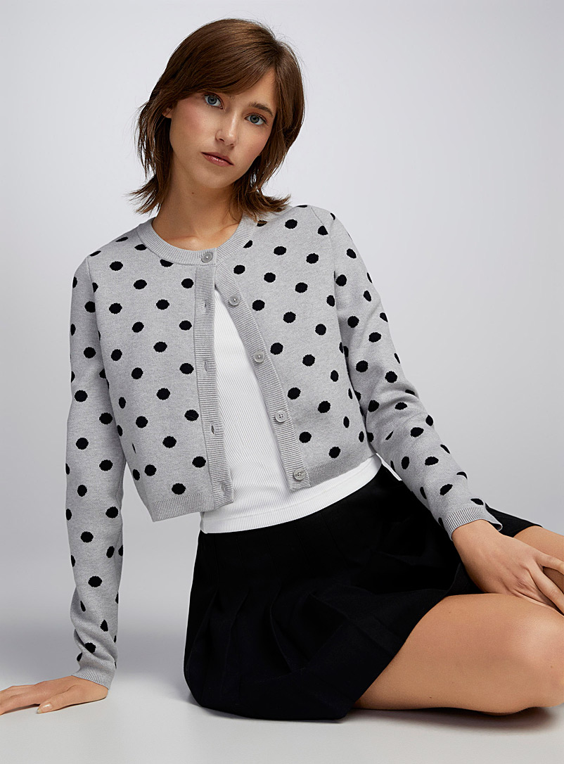 Chouyatou Women's Fuzzy Daisy Cropped Cardigan - Open Front Jacquard Knit Sweater Top