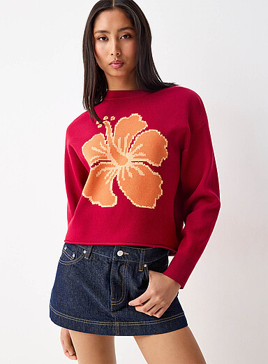 Patterned rolled hem sweater