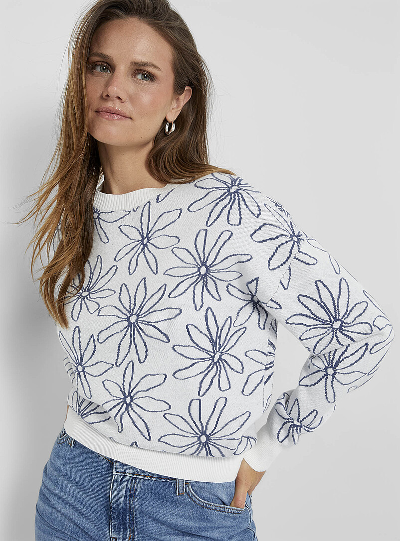 Striped & Patterned Sweaters for Women | Simons Canada