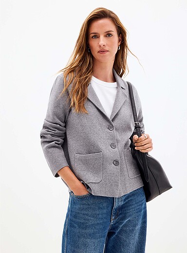 Le cardigan carr&eacute; col crant&eacute;