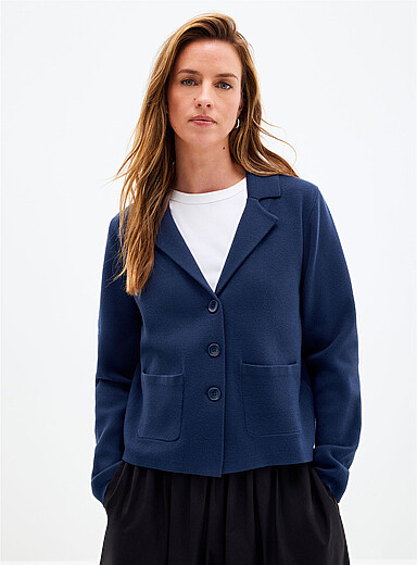 Le cardigan carr&eacute; col crant&eacute;