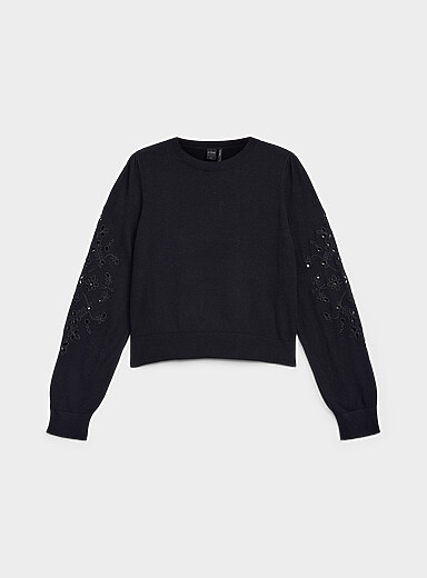 Le chandail uni manches bouffantes broderie anglaise