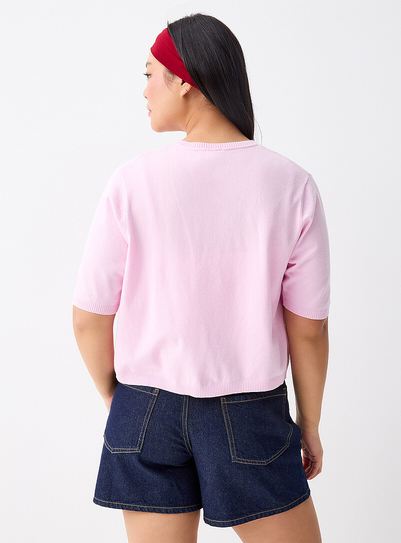 Twik: L'ensemble cardigan et camisole broderie mignonne <b>En soutien &agrave; Tel-jeunes et &agrave; Jack.org</b> Rose pour femme
