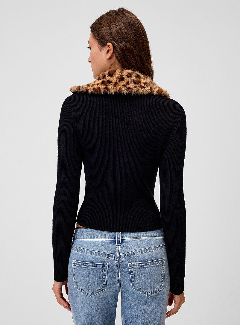 Faux-fur collar zip-up cardigan | Twik | Wardrobe Staples | Simons