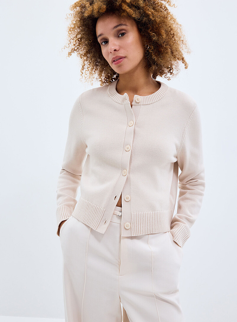 Contemporaine: Le cardigan carr&eacute; essentiel uni Rouge pour femme