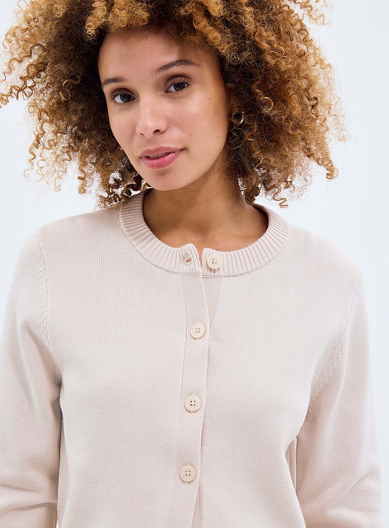 Contemporaine: Le cardigan carr&eacute; essentiel uni Rouge pour femme