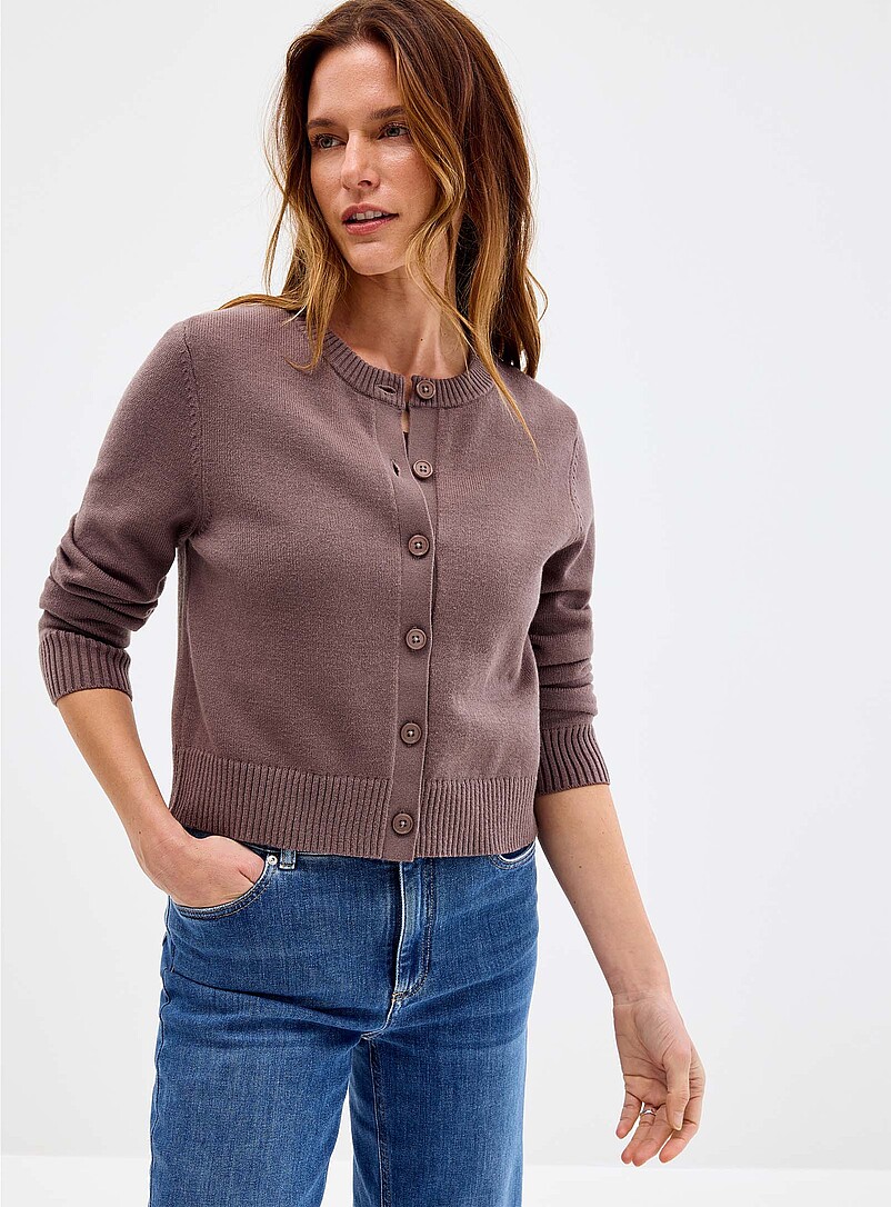 Contemporaine: Le cardigan carr&eacute; essentiel uni Rouge pour femme