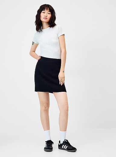 Twik: La minijupe tricot c&ocirc;tel&eacute; ajust&eacute;e Noir pour femme