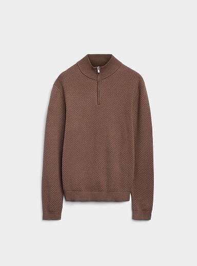 Le chandail col zipp&eacute; tricot relief