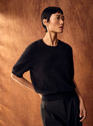 Le chandail en cachemire manches courtes
