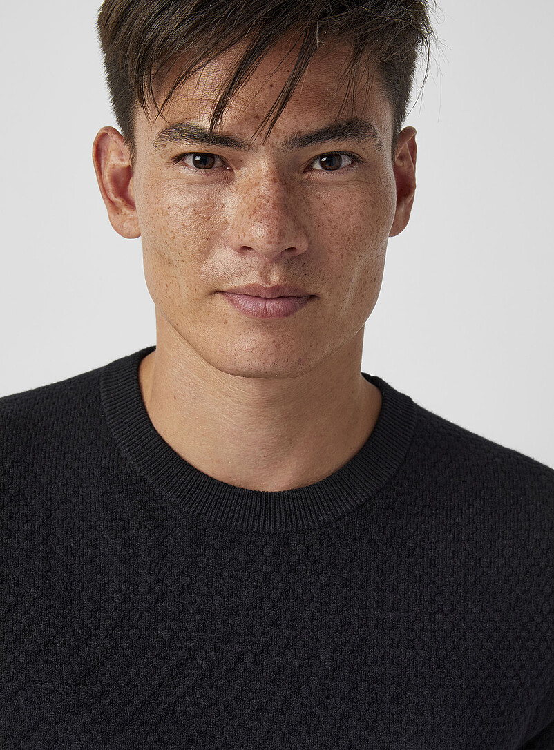 Diamond-textured sweater product image 2