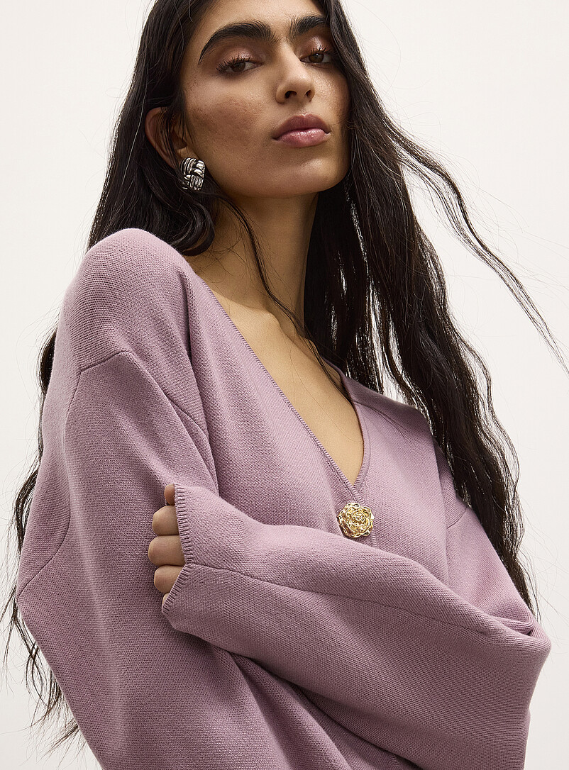 Golden buttons V-neck thick-knit cardigan product image 2