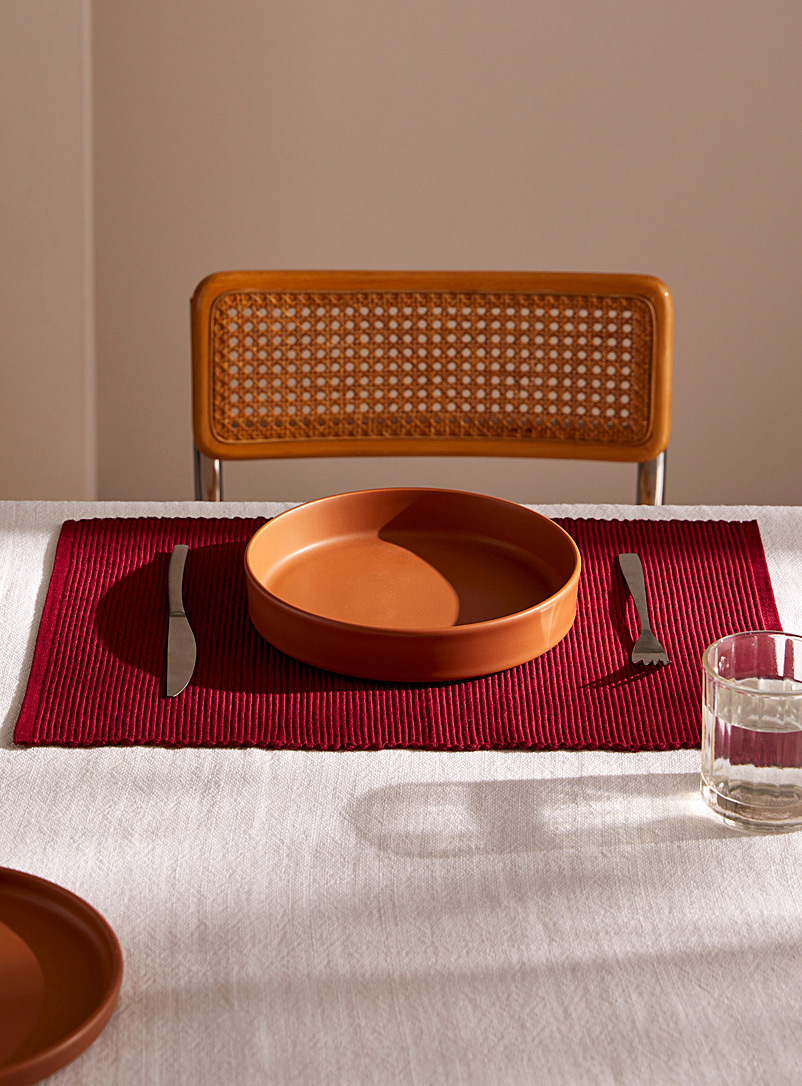 Danica Ruby Red Winter colour finely ribbed placemat