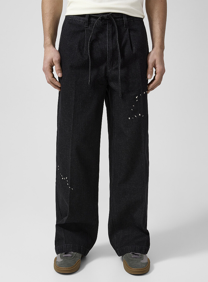 DOMREBEL Black Vertical pleating topstitched jean for men