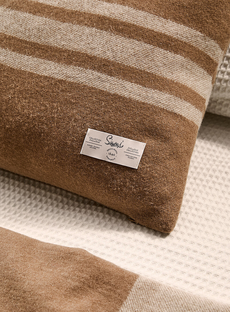 Simons Maison: Le coussin d&eacute;houssable &agrave; rayures pure laine 40 x 60 cm Taupe