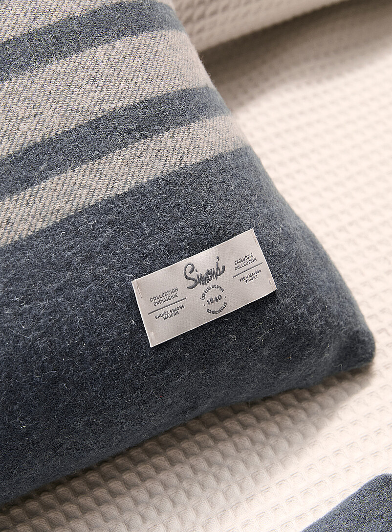 Simons Maison: Le coussin d&eacute;houssable &agrave; rayures pure laine 40 x 60 cm Taupe