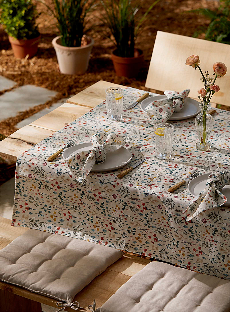 Simons Maison Assorted Drawn flowers tablecloth