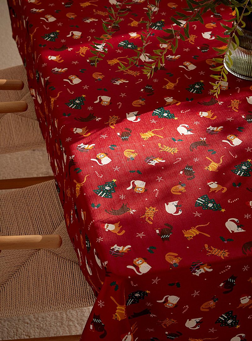 Simons Maison Assorted Festive felines recycled polyester tablecloth