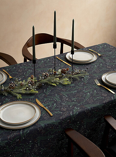 Simons Maison: La nappe branches et pommes de pin <b>Collection de No&euml;l</b> Noir &agrave; motifs