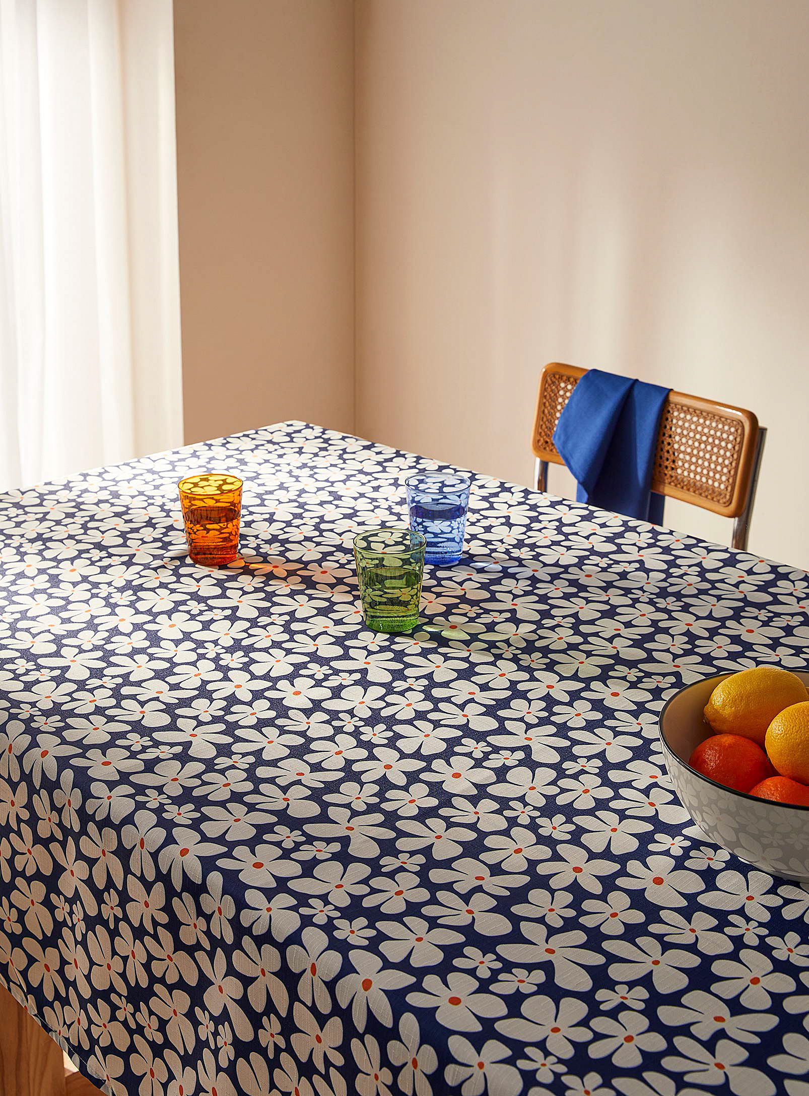 Simons Maison Simple Daisies Recycled Polyester Tablecloth In Patterned Blue
