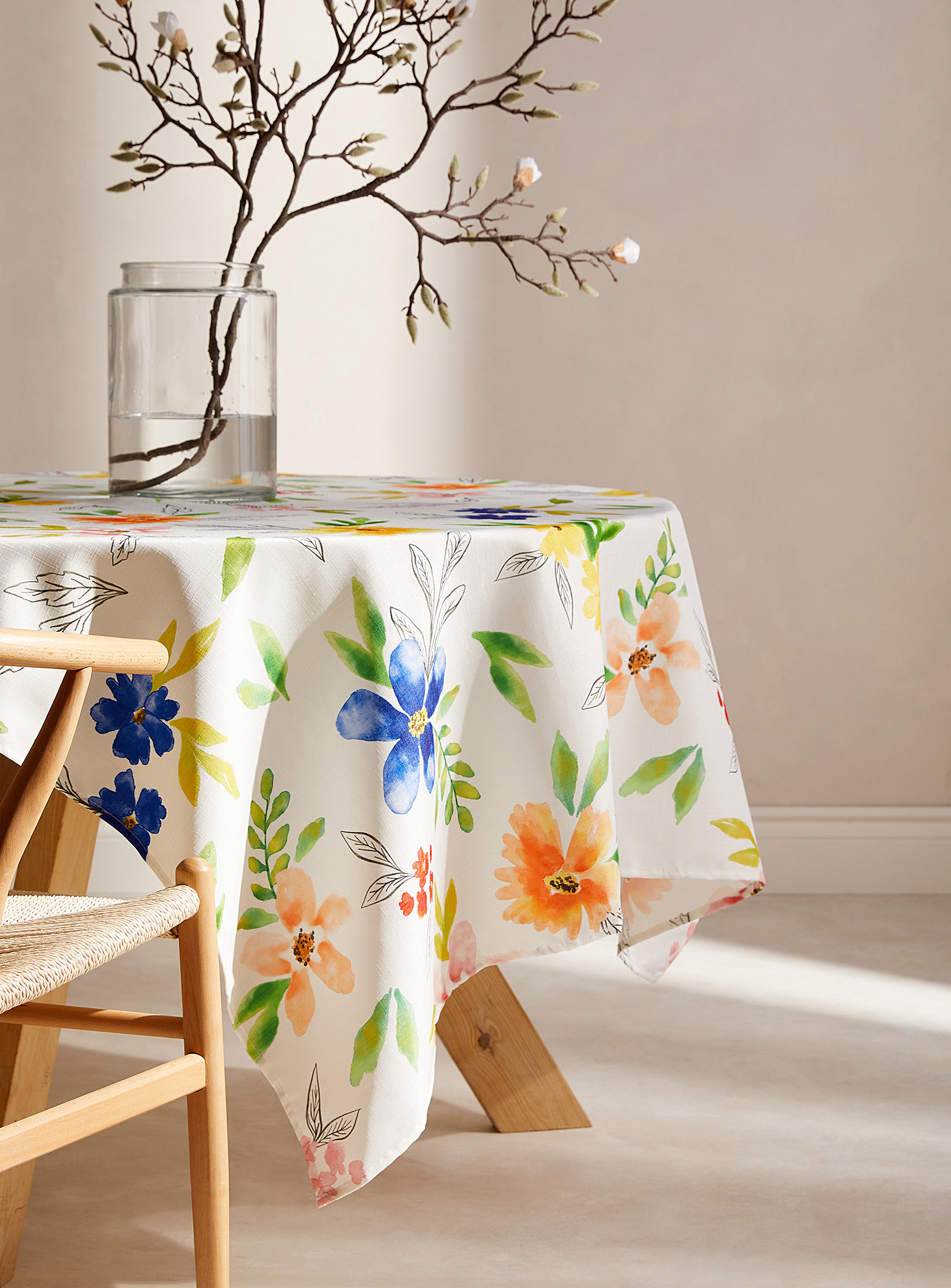 Simons Maison Watercolour Flowers Recycled Polyester Tablecloth In Patterned White