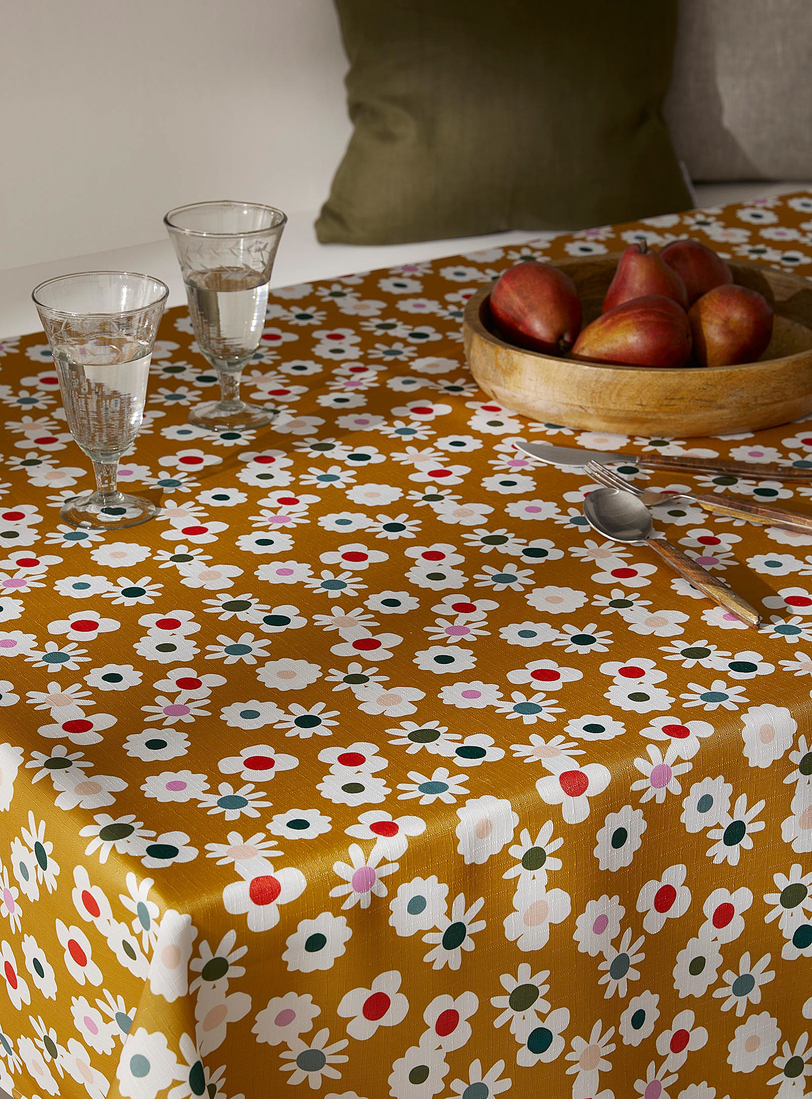 Simons Maison Retro Flowers Recycled Polyester Tablecloth In Assorted