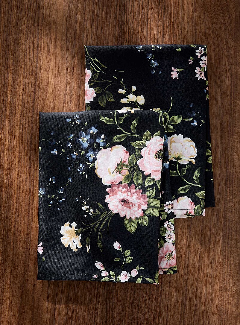 Midnight blooms napkins Set of 2 product image (primary)